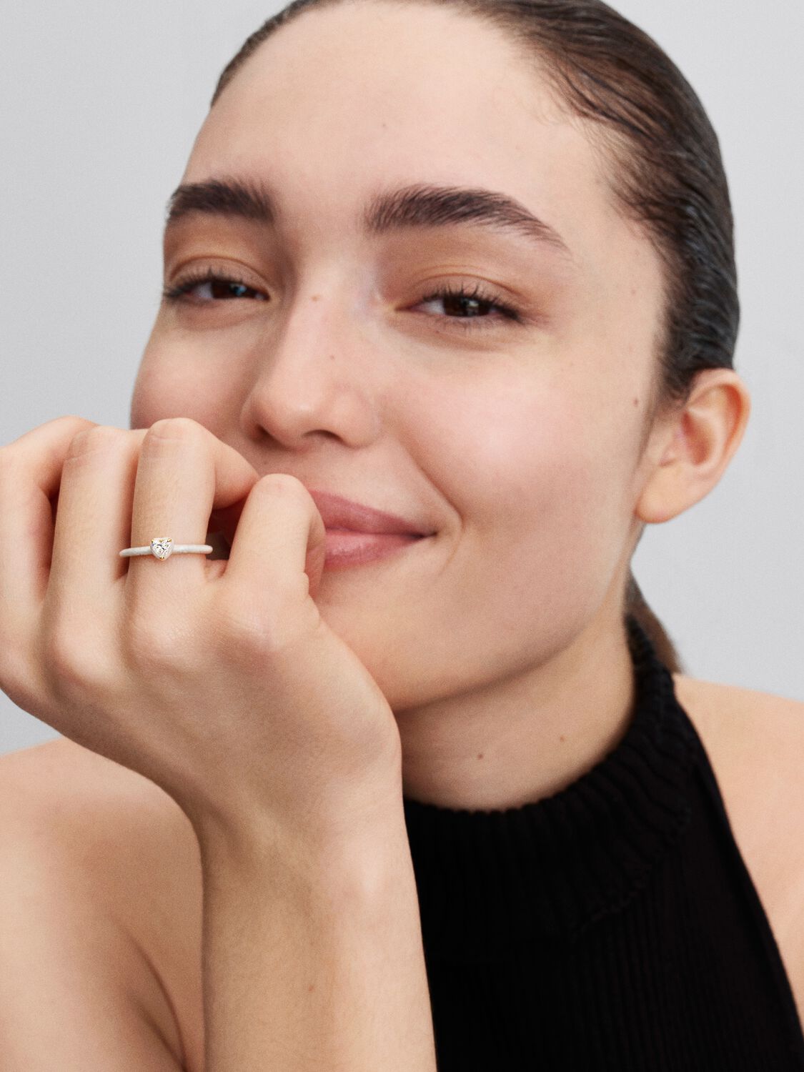 Weißes Chakra Herz Ring 14 Karat Vergoldung Zweitbild