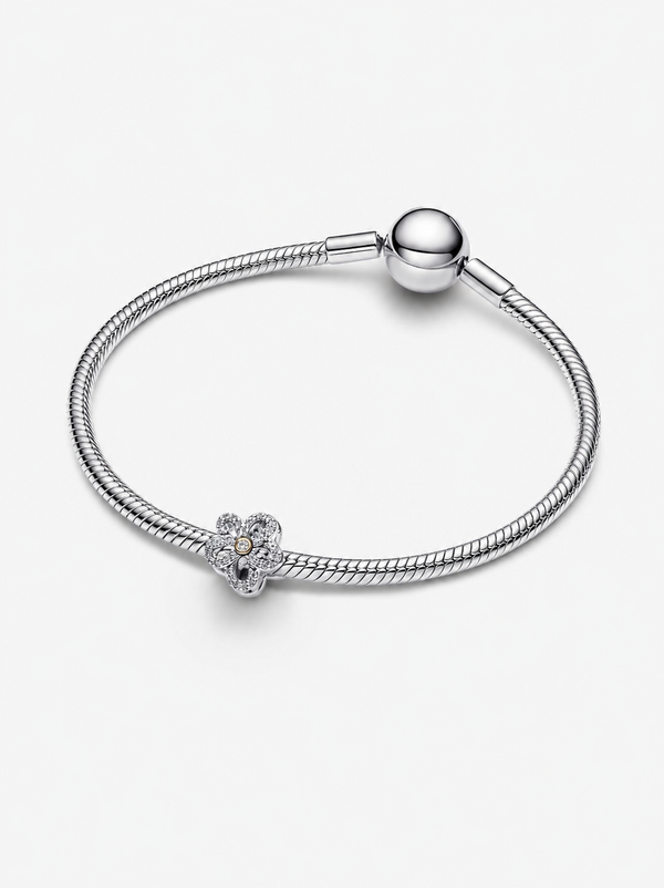 Pavé Blume Offen gearbeitetes Charm Sterling-Silber, 14 Karat Vergoldung