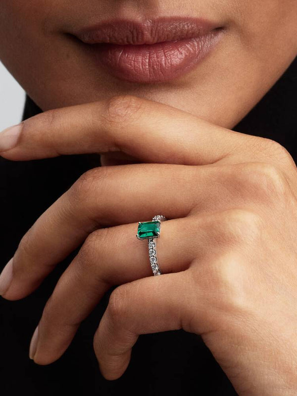 Rechteckiger Funkelnder Grüner Strahlenkranz Ring Sterling-Silber