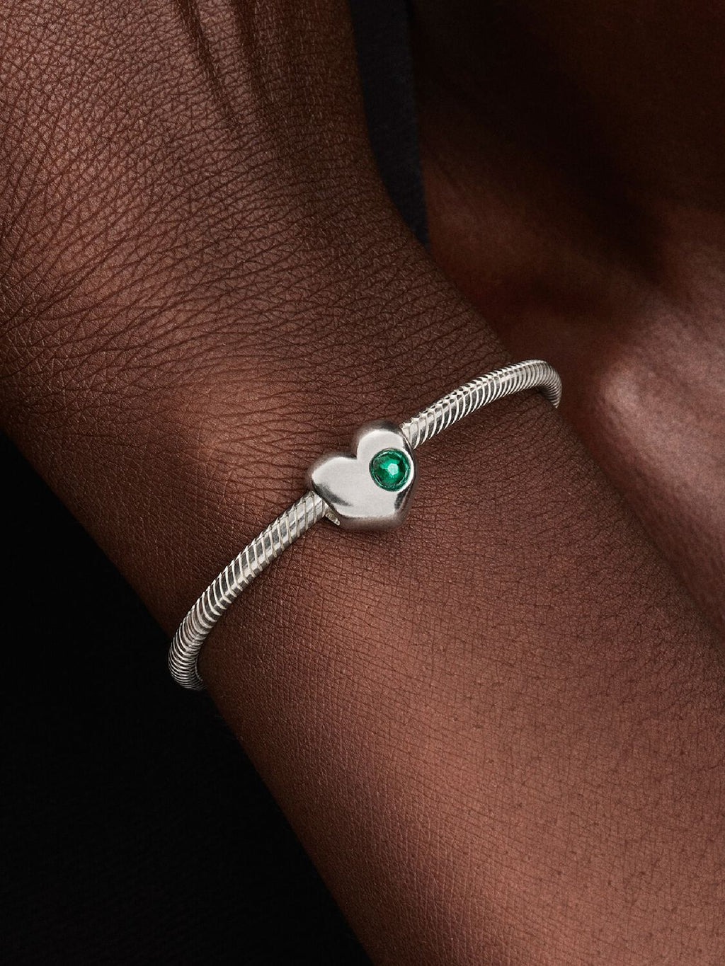 Gravierbares Grüner Stein Herz-Charm Sterling-Silber